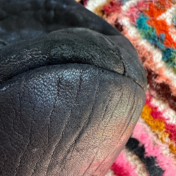 Marc Jacobs black Leola leather hobo bag w/ gold decorative zippers - Picture 15 of 16